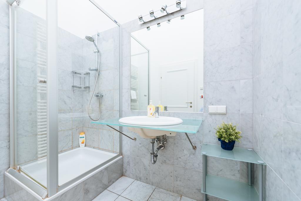 Apartments Next To Vienna Stateopera With Aircondition Apartamento Viena